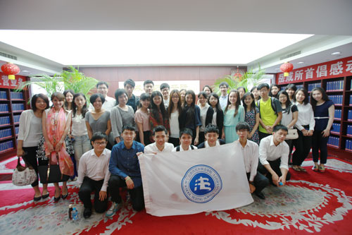 香港大學(xué)、香港樹仁大學(xué)學(xué)生來我所參觀交流