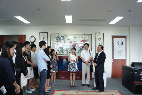 香港大學(xué)、香港樹仁大學(xué)學(xué)生來我所參觀交流