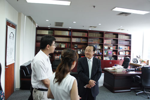 香港大學(xué)、香港樹仁大學(xué)學(xué)生來我所參觀交流